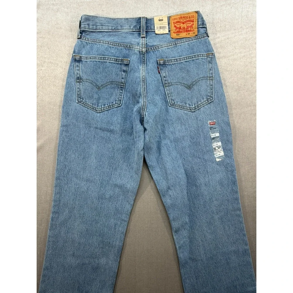 NWT Levi Strauss Men 550 Relaxed Fit Jeans Size 30X32 Lightstone Wash